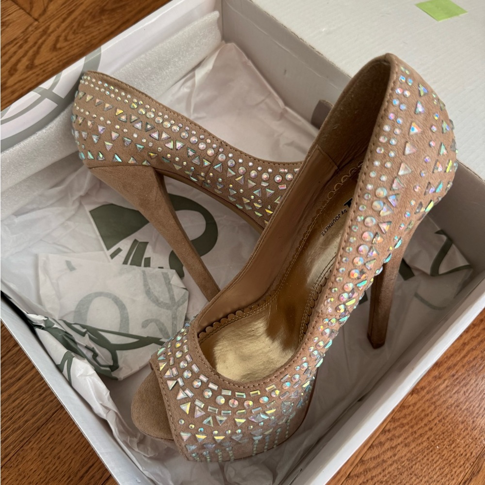 SHI by Journeys Flash Blush Heels – Size 6.5